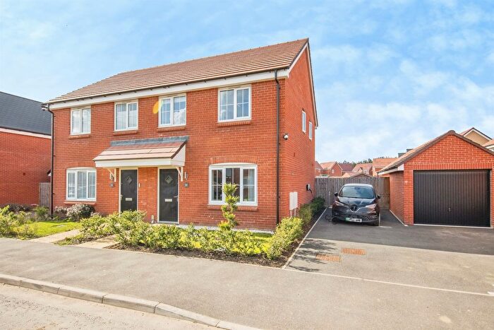 3 Bedroom Semi Detached House For Sale In Emerald Avenue, Ipswich, IP1