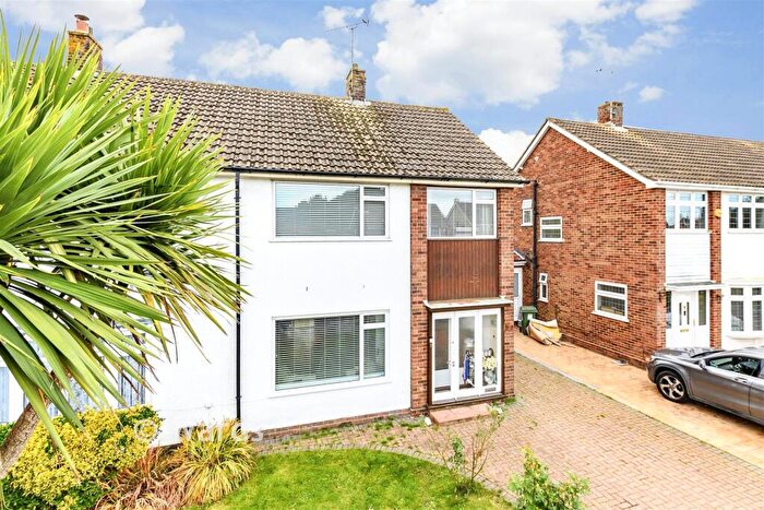 3 Bedroom Semi-Detached House For Sale In Cherry Trees, Hartley, Longfield, Kent, DA3