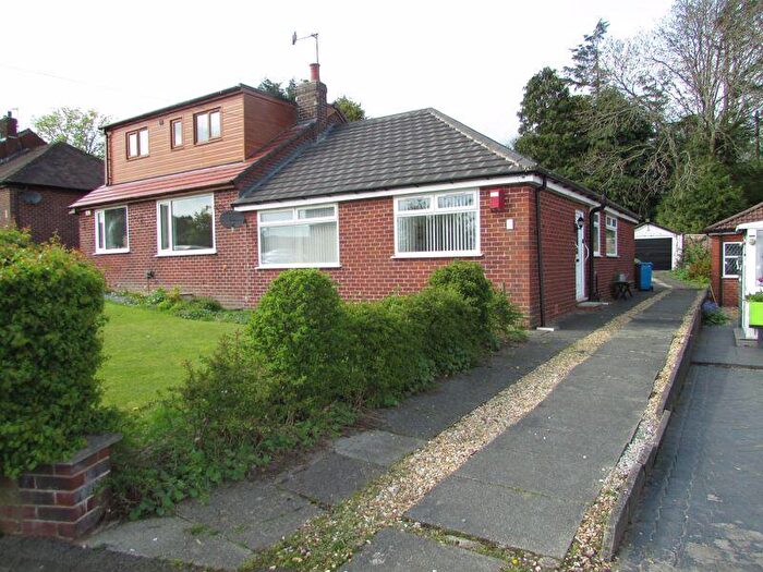 3 Bedroom Semi Detached House To Rent In Dorset Avenue High Crompton, OL2