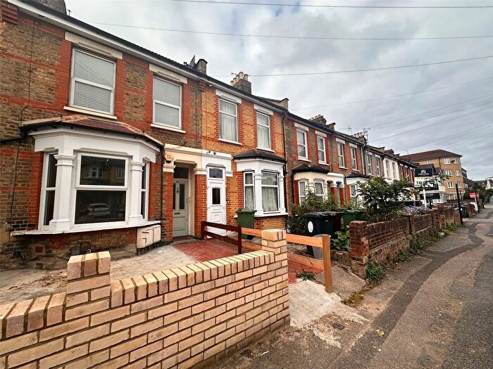 2 Bedroom Flat To Rent In Goldsmith Road, London, E10