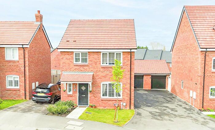 3 Bedroom Detached House For Sale In Bossu Drive, Oadby, Leicester, LE2