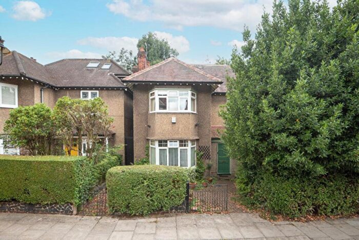 4 Bedroom Detached House For Sale In Somali Road, London, NW2
