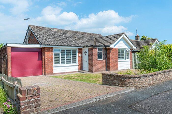 2 Bedroom Bungalow For Sale In Tourney Close, Lympne, CT21