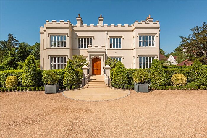 3 Bedroom Flat For Sale In Westcott Road, Dorking, Surrey, RH4
