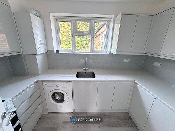 1 Bedroom Flat To Rent In Marriott Road, London, E15