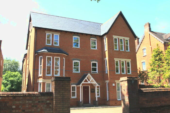 1 Bedroom Flat To Rent In Linden Road, Bedford, Bedfordshire, MK40