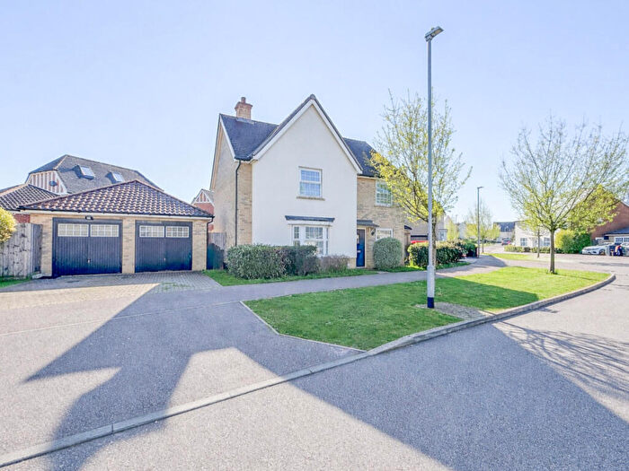 4 Bedroom Detached House For Sale In Christmas Tree Crescent, Hockley, SS5