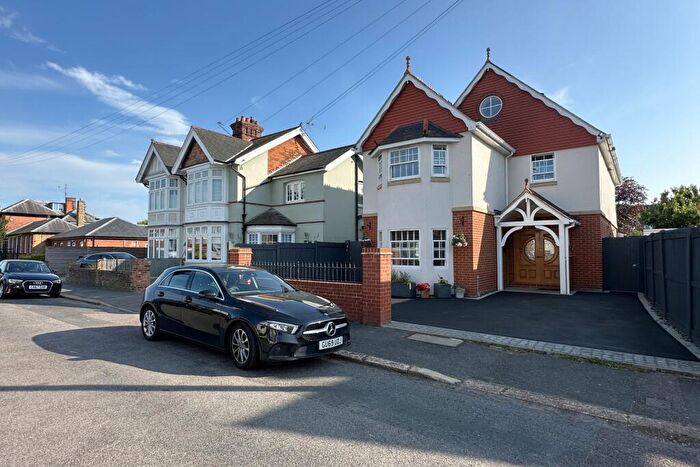 4 Bedroom Detached House For Sale In Grange Road, Deal, CT14