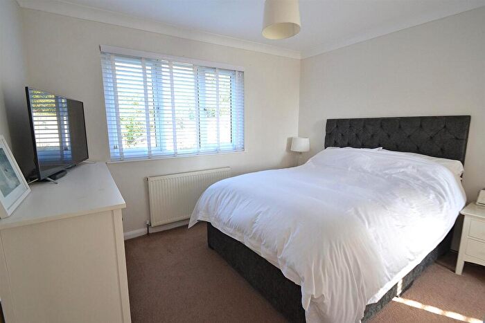 3 Bedroom Detached Bungalow For Sale In Sunny Ridge, Carters Corner, Hailsham, BN27