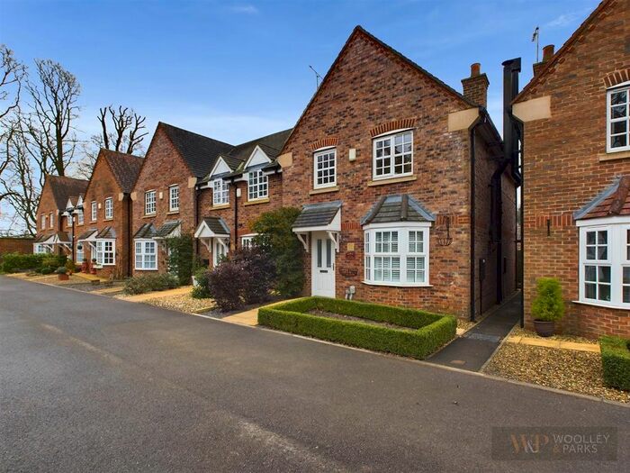 3 Bedroom End Of Terrace House For Sale In Garden Mews, Brandesburton, Driffield, YO25