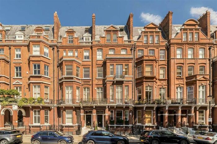 3 Bedroom Flat To Rent In Cranley Gardens, London, SW7