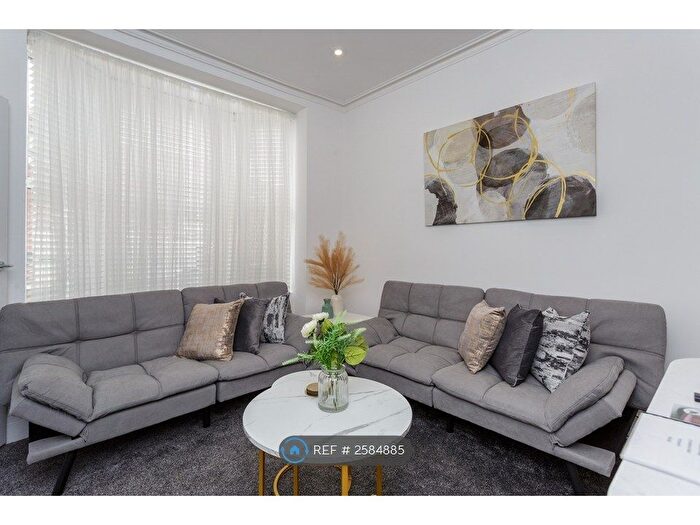 3 Bedroom Terraced House To Rent In Henderson Road, Southsea, PO4