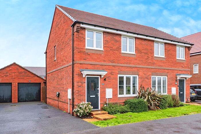 3 Bedroom Semi-Detached House For Sale In Bodding Avenue, Nursling, Southampton, SO16