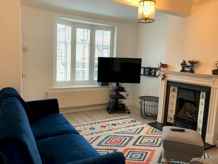 3 Bedroom End Of Terrace House To Rent In Normanton Road, Chingford, E4