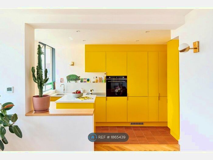 1 Bedroom Flat To Rent In Keeling House, London, E2