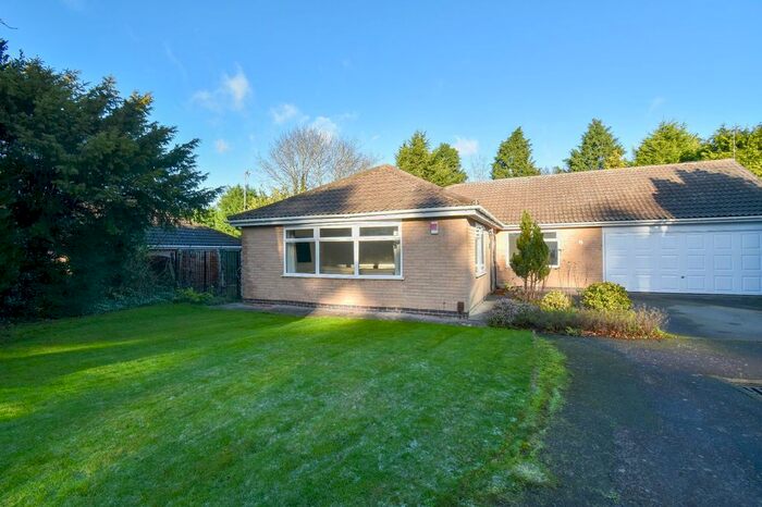 3 Bedroom Bungalow To Rent In St. Davids Crescent, Leicester LE2