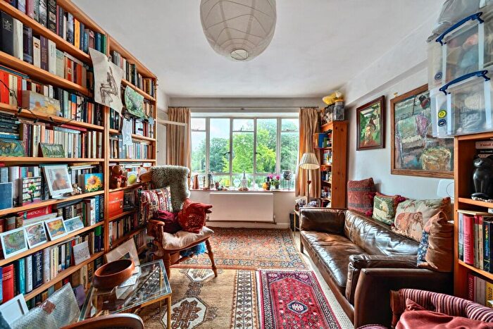 1 Bedroom Flat For Sale In Champion Hill, Camberwell, London, SE5
