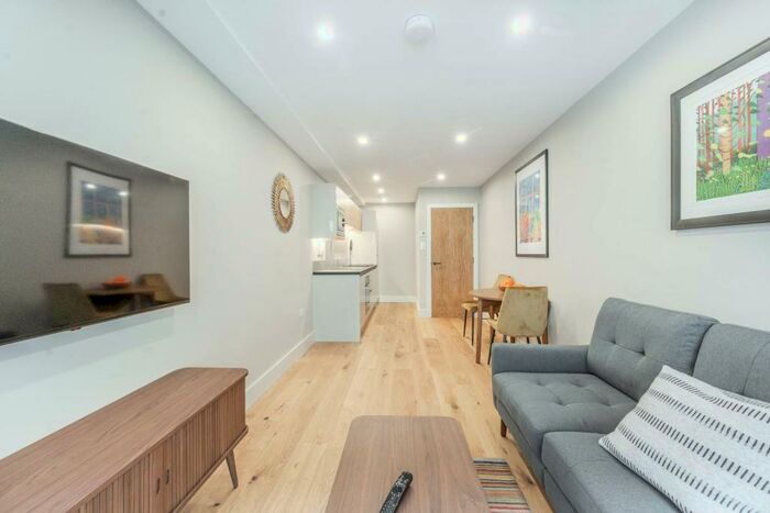 2 Bedroom Flat To Rent In Fulham Road, Chelsea, London, SW10