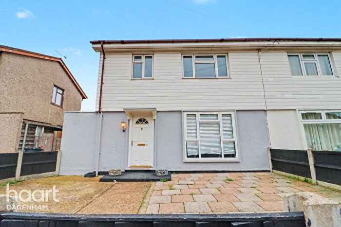 3 Bedroom Semi Detached House For Sale In Wilthorne Gardens, Dagenham, RM10