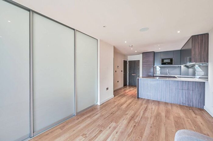 1 Bedroom Flat For Sale In Beaufort Square, Colindale, London, NW9