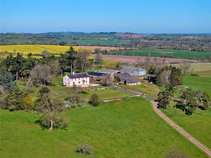 4 Bedroom Equestrian Property For Sale In Grants Hill Way, Woodford Halse, Daventry, Northamptonshire, NN11
