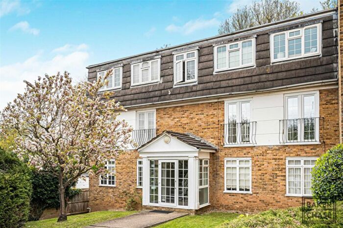 2 Bedroom Flat For Sale In Crofton Way, Enfield, EN2
