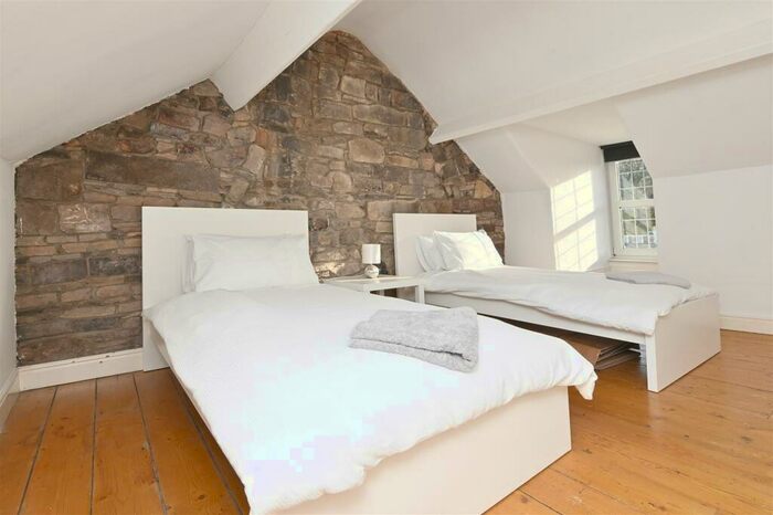 3 Bedroom Terraced House For Sale In Main Road, Hathersage, Hope Valley, S32