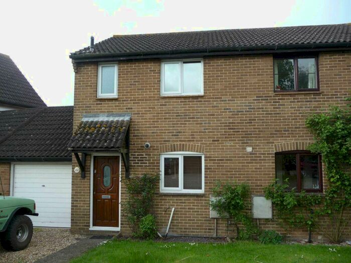 2 Bedroom Semi-Detached House To Rent In Buckingham Road, Chippenham, SN15