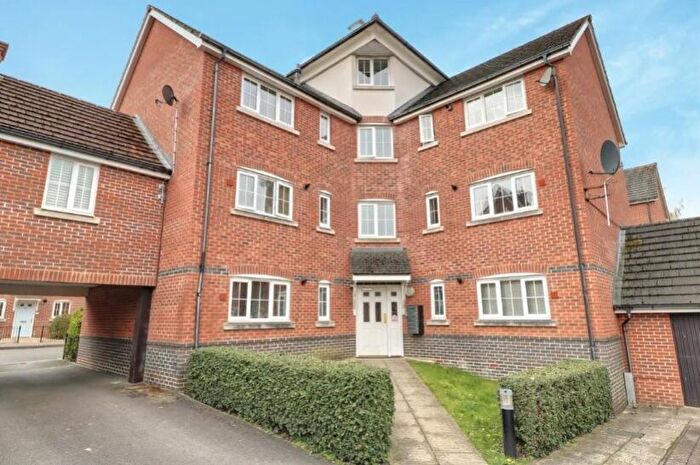 2 Bedroom Apartment For Sale In Elvetham Rise, Chineham, Basingstoke, Hampshire, RG24