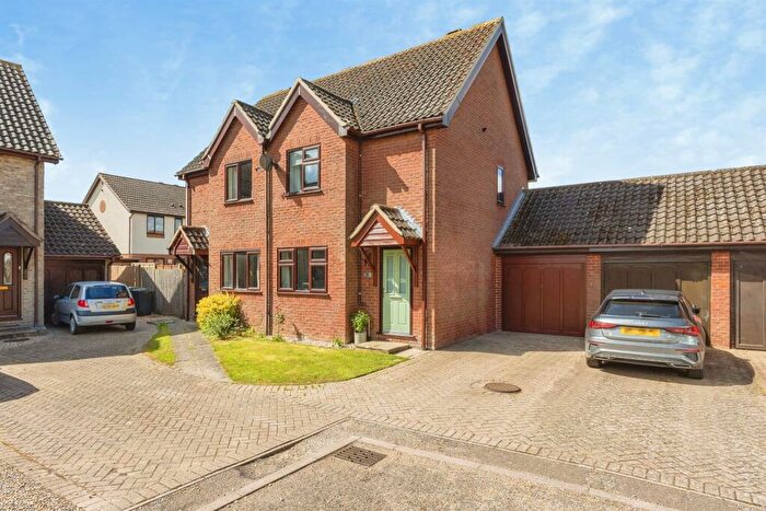 2 Bedroom Semi-Detached House For Sale In Russet Close, Attleborough, NR17