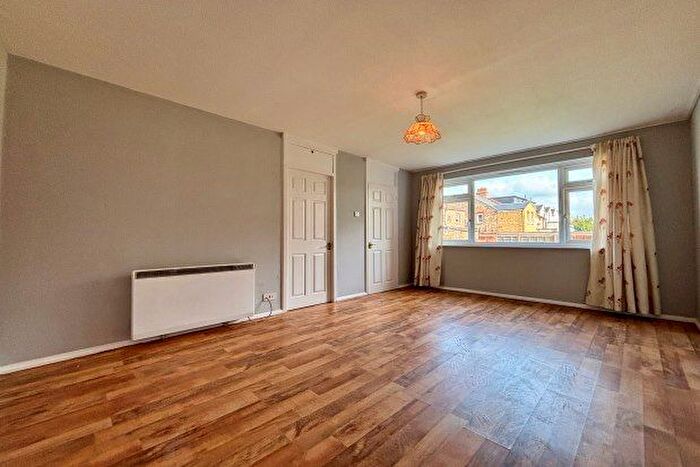 1 Bedroom Flat To Rent In Croydon Road, London, SE20