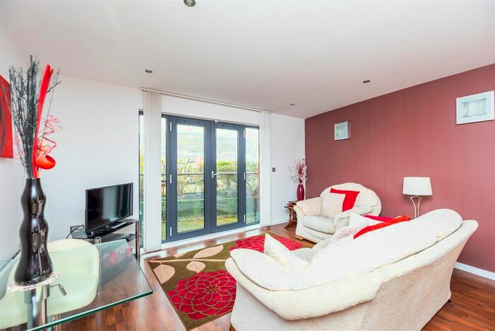 1 Bedroom Property To Rent In Kings Road, Swansea, SA1