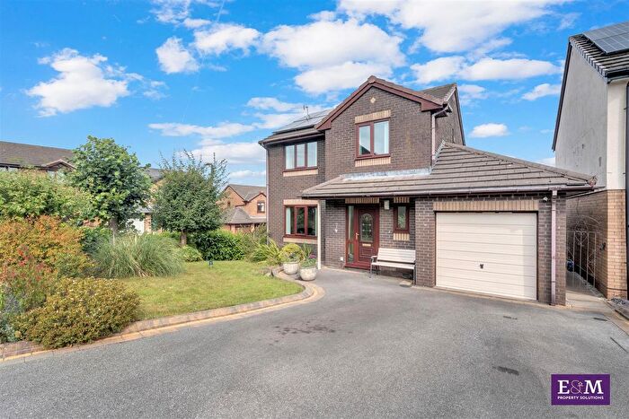 4 Bedroom Detached House For Sale In The Chase, Burnley, BB12