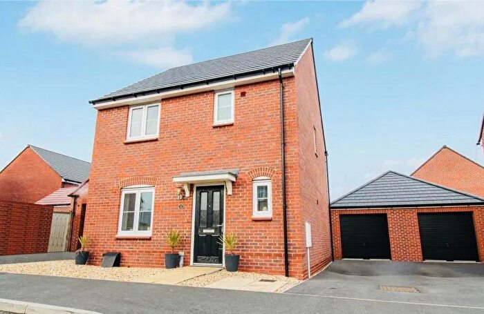 3 Bedroom Detached House To Rent In Bedford Street, Swindon, SN4