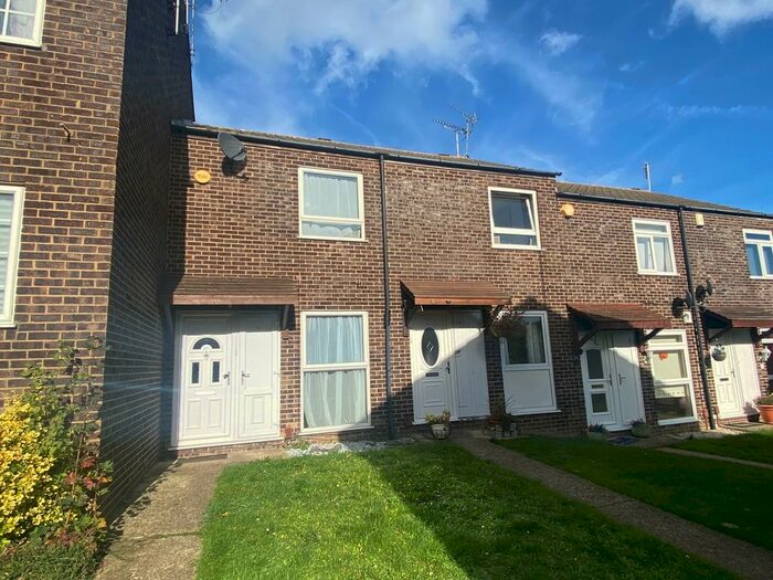 2 Bedroom Terraced House To Rent In Apsledene, Gravesend, DA12