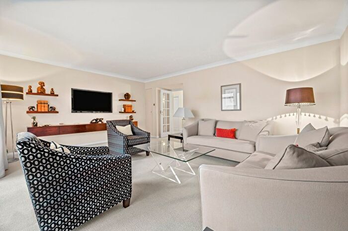 2 Bedroom Flat For Sale In Clifton Place, Hyde Park, W2