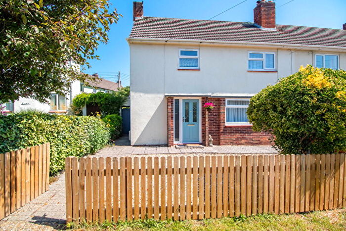 3 Bedroom Semi-Detached House For Sale In Budgetts Mead, Cheddar, BS27