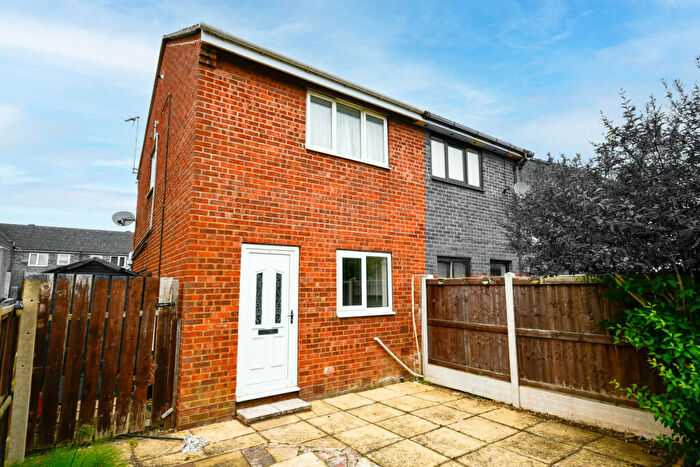 2 Bedroom Semi-Detached House For Sale In Silvertree Walk, Goole, DN14