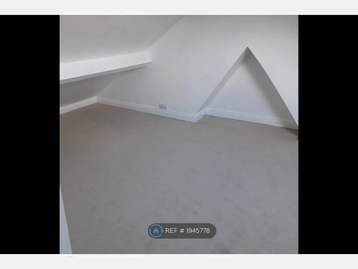 2 Bedroom Flat To Rent In Rodbourne Road, Swindon, SN2