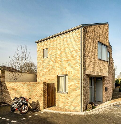 2 Bedroom Property To Rent In Provender Mews, London, W7