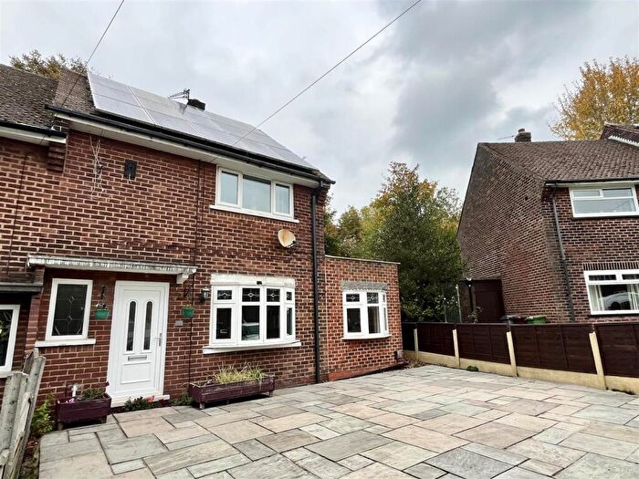 3 Bedroom Semi-Detached House For Sale In Bradley Green Road, Hyde, SK14