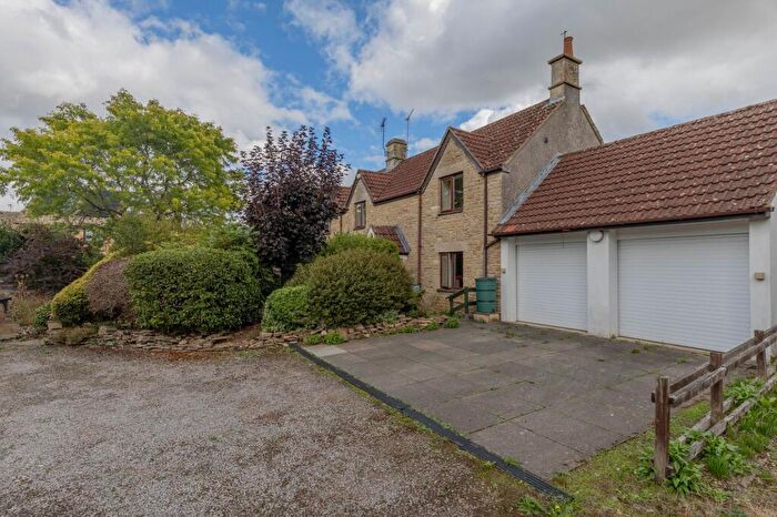 4 Bedroom Detached House For Sale In The Street, Hullavington, SN14