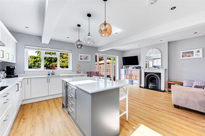 3 Bedroom Detached House For Sale In Willington Road, Cople, Bedford, Bedfordshire, MK44