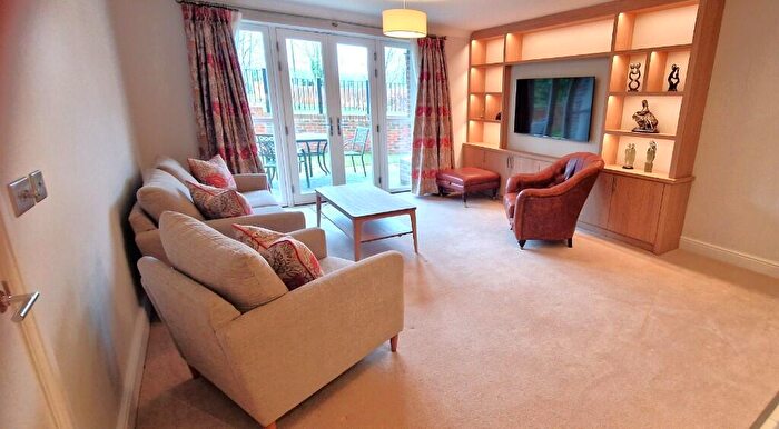 2 Bedroom Retirement Property For Sale In Mortimer Drive, SO51