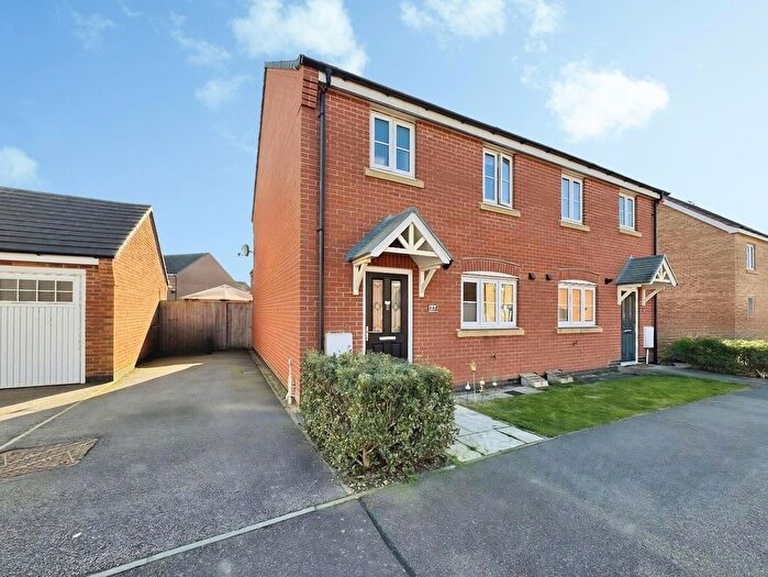 3 Bedroom Semi Detached House For Sale In Barrowcliff Way, Blaby, LE8