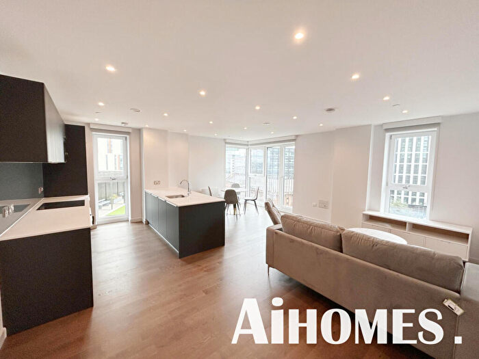2 Bedroom Flat To Rent In N, Stanley Street, Salford, OV25