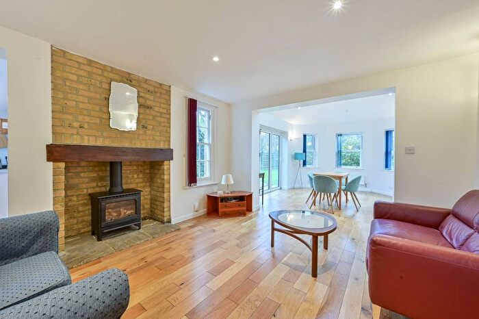 1 Bedroom Maisonette To Rent In Langley Road, Merton Park, London, SW19