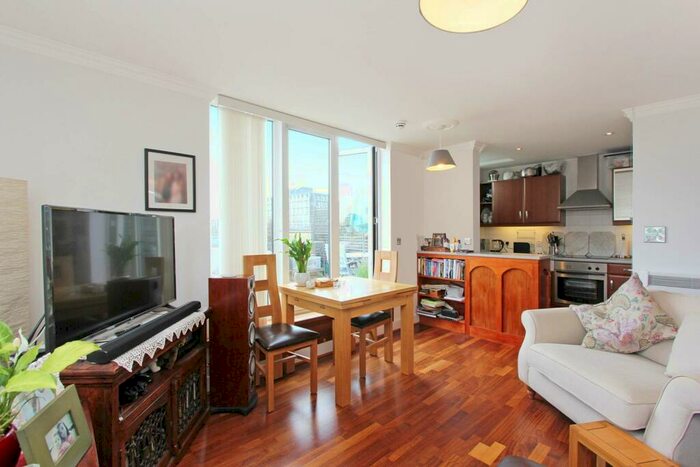 2 Bedroom Flat To Rent In Skyline Court, Central Croydon, CR0