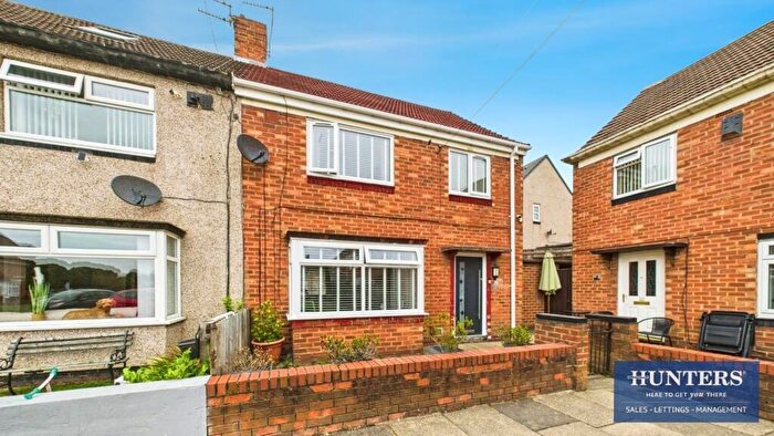 3 Bedroom Semi-Detached House For Sale In Cotswold Road, Hylton Castle, Sunderland, SR5