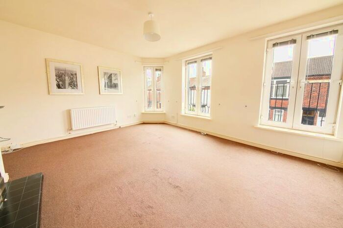 2 Bedroom Flat To Rent In Surrey Street, Runcorn, WA7